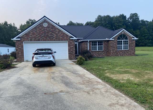 Property at 3019 Moss Arcot Rd, Celina, TN 38551, 3 beds, 2 baths