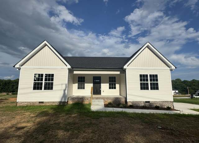 Property at 1014 Northside Dr, Dickson, TN 37055, 3 beds, 2 baths