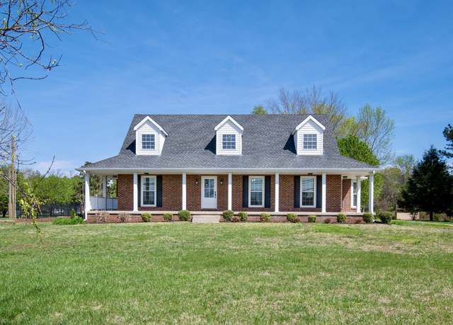 Property at 754 Veterans Pkwy, Murfreesboro, TN 37128, 3 beds, 2.5 baths
