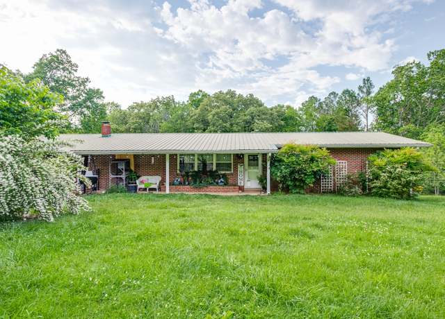 Property at 470 Arlington St, Erin, TN 37061, 3 beds, 2 baths