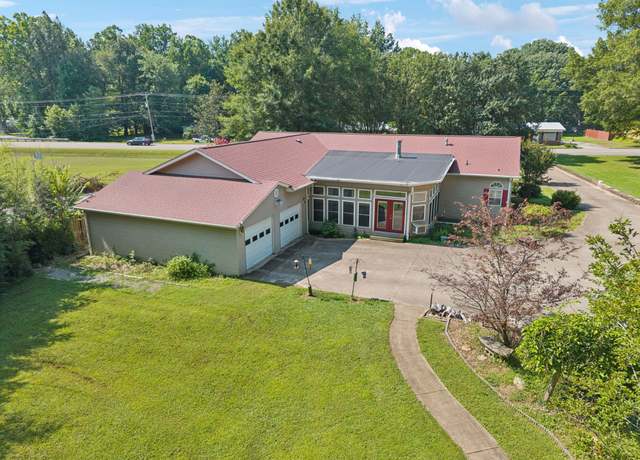 Property at 1108 Lone Oak Rd, Paris, TN 38242, 3 beds, 2 baths