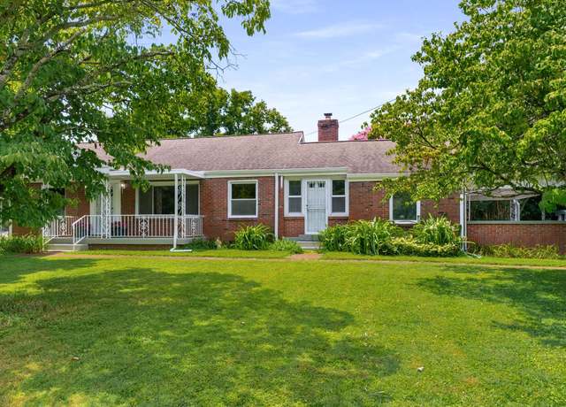 Property at 4011 Moss Rose Dr, Nashville, TN 37216, 3 beds, 2 baths