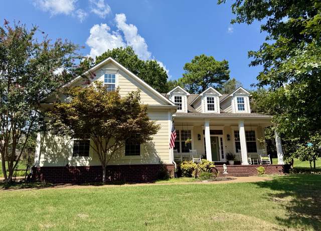 Property at 159 N Lake Dr, Jackson, TN 38301, 3 beds, 2 baths