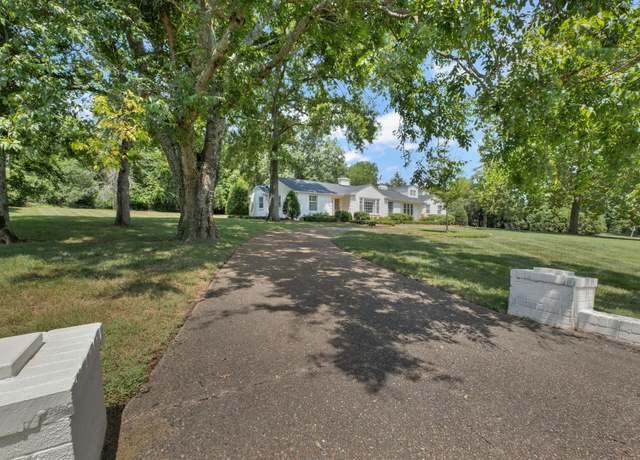 Property at 6137 Montcrest Dr, Nashville, TN 37215, 4 beds, 3.5 baths