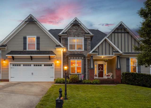 Property at 8802 Mckenzie Farm Dr, Ooltewah, TN 37363, 5 beds, 2.5 baths