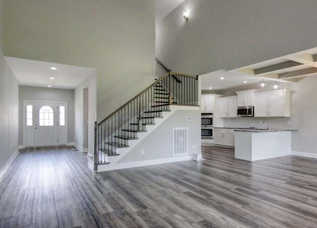 Property at 1331 Juniper Pass, Clarksville, TN 37043, 5 beds, 3 baths
