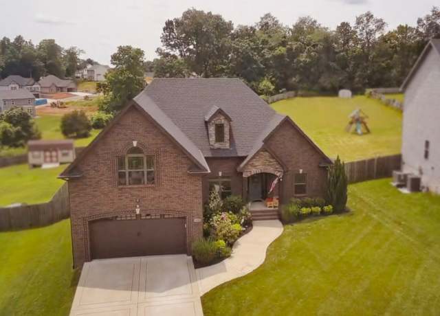 Property at 1230 Ridge Meadow Dr, Clarksville, TN 37042, 3 beds, 2 baths