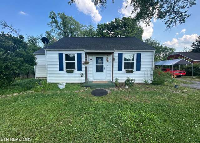 Property at 900 Henrietta Dr, Knoxville, TN 37912, 3 beds, 2 baths