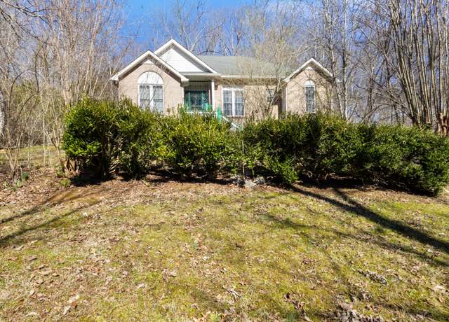 Property at 2765 Nelsons Way, Clarksville, TN 37043, 3 beds, 2 baths