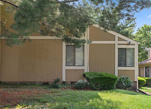 Property at 832 Williamsburg West Dr, Nashville, TN 37221, 2 beds, 2 baths
