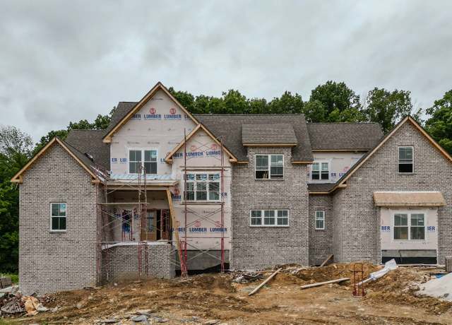 Property at 7039 Hall Rd, Greenbrier, TN 37073, 4 beds, 4.5 baths