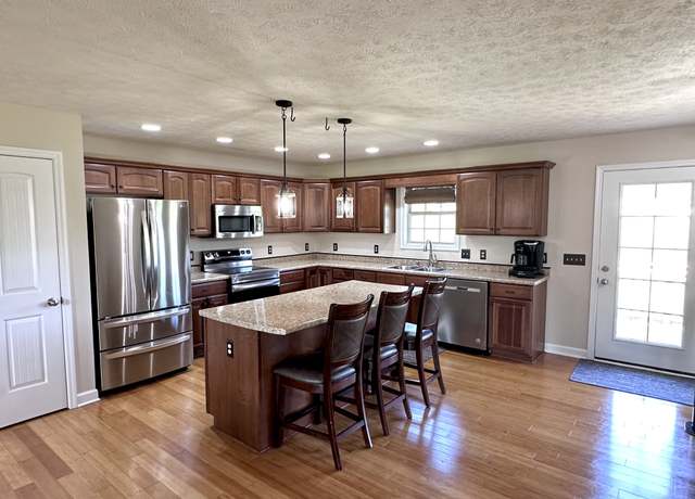 Property at 278 Love Lane Rd, Hillsboro, TN 37342, 3 beds, 2 baths