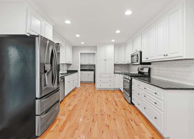 Property at 2952 Carters Creek Station Rd, Columbia, TN 38401, 3 beds, 3 baths