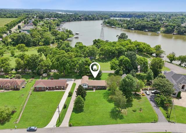 Property at 129 Lake Point Dr, Gallatin, TN 37066, 3 beds, 2 baths