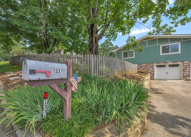 Property at 1331 Cloverdale Cir, Hixson, TN 37343, 3 beds, 2 baths