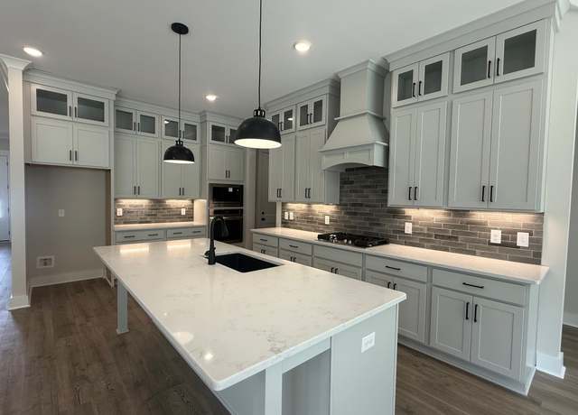 Property at 7221 Richvale Dr S, Fairview, TN 37062, 4 beds, 3.5 baths