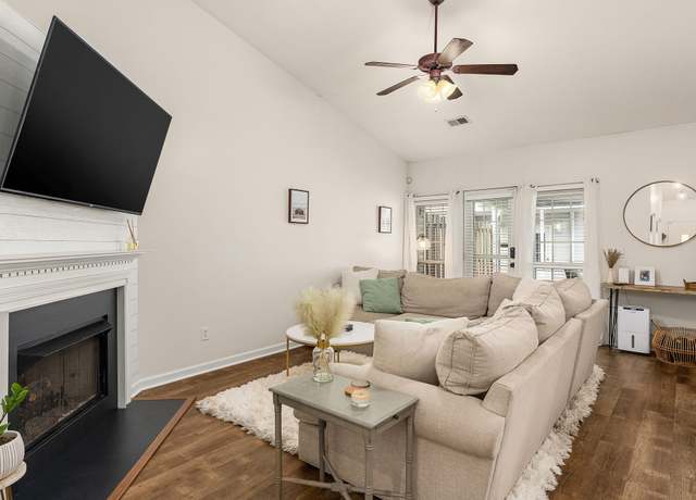 Property at 3911 Dodson Chapel Rd #2, Hermitage, TN 37076, 2 beds, 2 baths