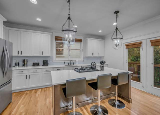 Property at 1512 Kirkwood Ave, Nashville, TN 37212, 3 beds, 2.5 baths