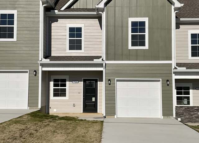 Property at 713 S Wall St, Shelbyville, TN 37160, 3 beds, 2.5 baths