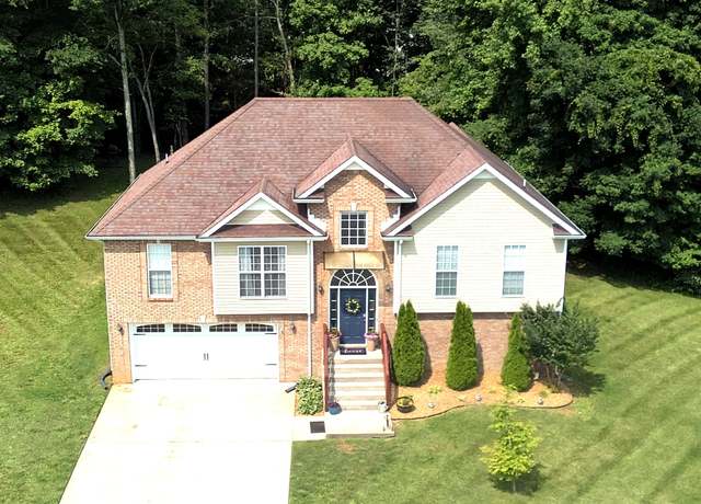 Property at 136 Coniston Dr, Clarksville, TN 37040, 4 beds, 3 baths
