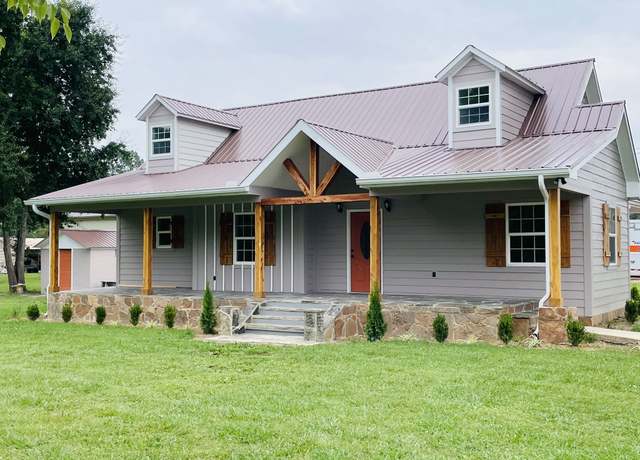 Property at 944 S Mountain St, Smithville, TN 37166, 3 beds, 1.5 baths