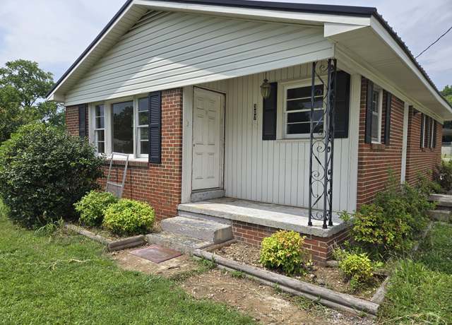 Property at 307 E Commerce St, Waverly, TN 37185, 2 beds, 2 baths
