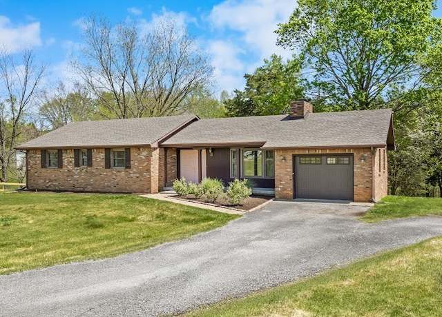 Property at 2355 Davidson Graveyard Rd, Clarksville, TN 37043, 3 beds, 2 baths