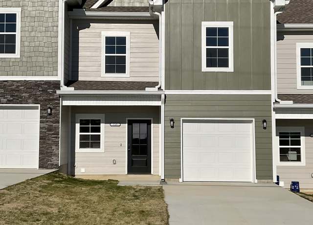 Property at 717 S Wall St, Shelbyville, TN 37160, 3 beds, 2.5 baths