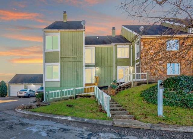 Property at 204 Raintree Dr, Hermitage, TN 37076, 3 beds, 2.5 baths