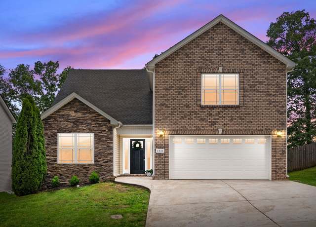 Property at 2023 Bandera Dr, Clarksville, TN 37042, 3 beds, 3 baths