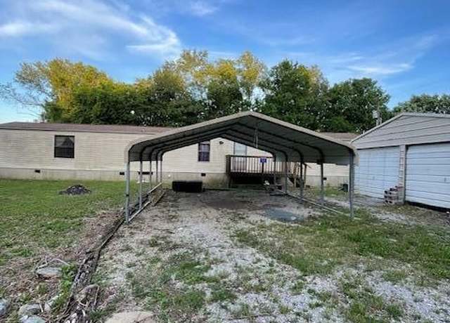 Property at 620 Black Forest Dr, Maryville, TN 37801, 3 beds, 2 baths