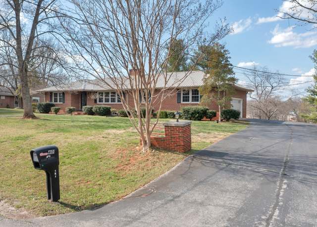 Property at 401 E Petty Ln, Winchester, TN 37398, 3 beds, 2.5 baths