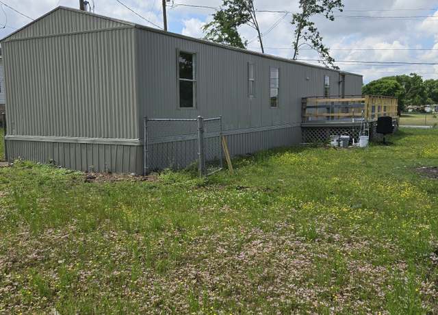 Property at 104 Plantation Dr, La Vergne, TN 37086, 3 beds, 2 baths