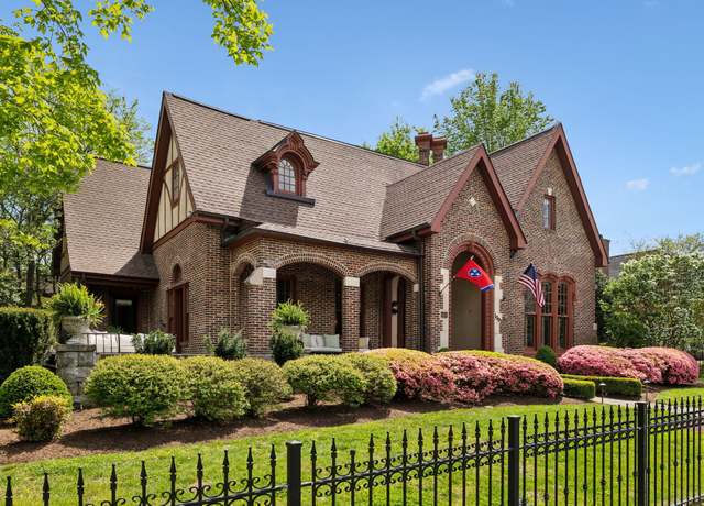Property at 1003 W Main St, Franklin, TN 37064, 4 beds, 4.5 baths