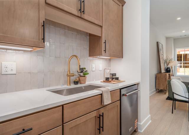 Property at 718 41st Ave N, Nashville, TN 37209, 4 beds, 4 baths