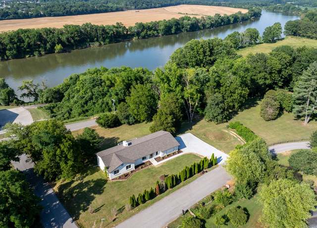Property at 175 Bayview Dr, Clarksville, TN 37040, 5 beds, 3.5 baths