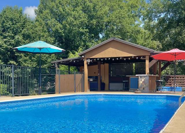 Property at 15 Chesapeake Dr, Mc Kenzie, TN 38201, 3 beds, 2.5 baths