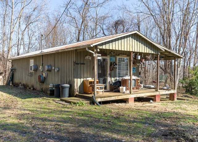 Property at 224 Golden Ln, Celina, TN 38551, 2 beds, 1 bath