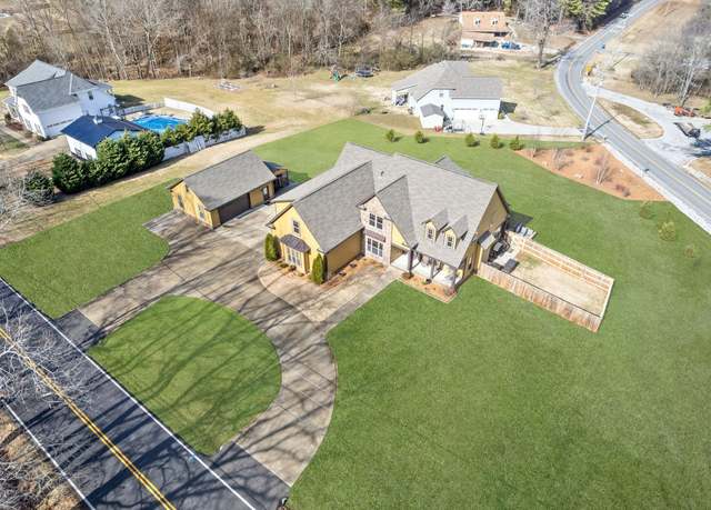 Property at 4985 Albright Rd, Clarksville, TN 37043, 3 beds, 2.5 baths