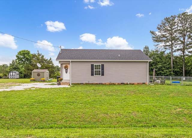 Property at 587 Mason Everette Rd, Belvidere, TN 37306, 3 beds, 2 baths