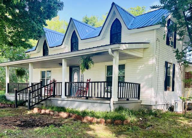 Property at 2016 Tennessee St, Westpoint, TN 38486, 3 beds, 1.5 baths