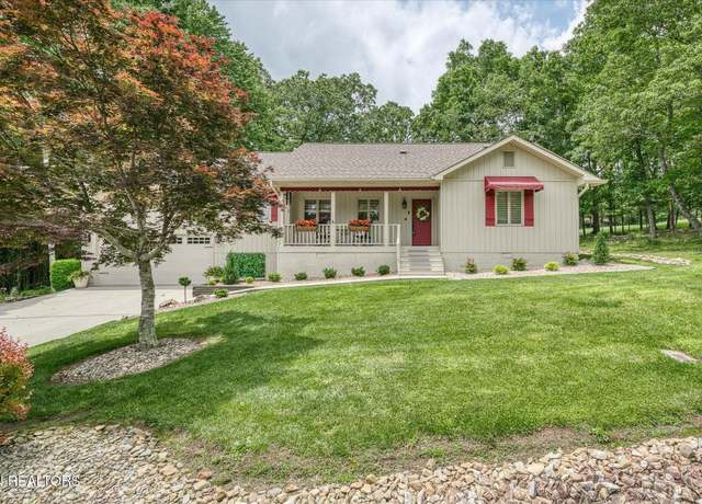 Property at 449 Snead Dr, Crossville, TN 38558, 2 beds, 4 baths