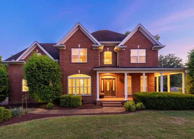Property at 216 Grandview Cir, Gallatin, TN 37066, 4 beds, 2.5 baths