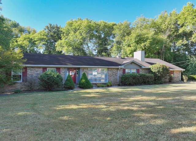 Property at 304 Mathes Dr, Goodlettsville, TN 37072, 4 beds, 3 baths