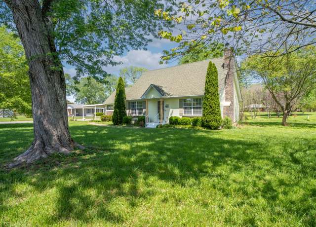 Property at 1609 Frances St, Lawrenceburg, TN 38464, 3 beds, 2.5 baths
