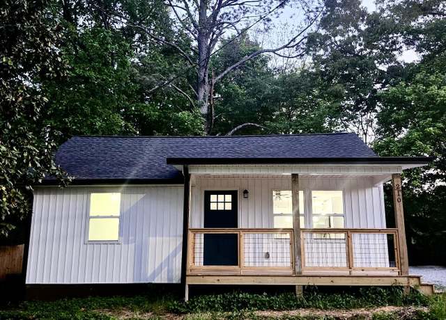 Property at 210 Spruce St, Athens, TN 37303, 3 beds, 2 baths