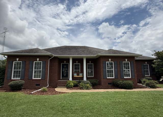 Property at 407 Robins St, Lawrenceburg, TN 38464, 3 beds, 2 baths