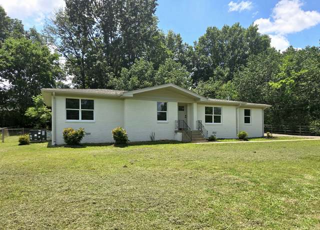 Property at 1628 Edgewood Dr, Lebanon, TN 37087, 3 beds, 2 baths
