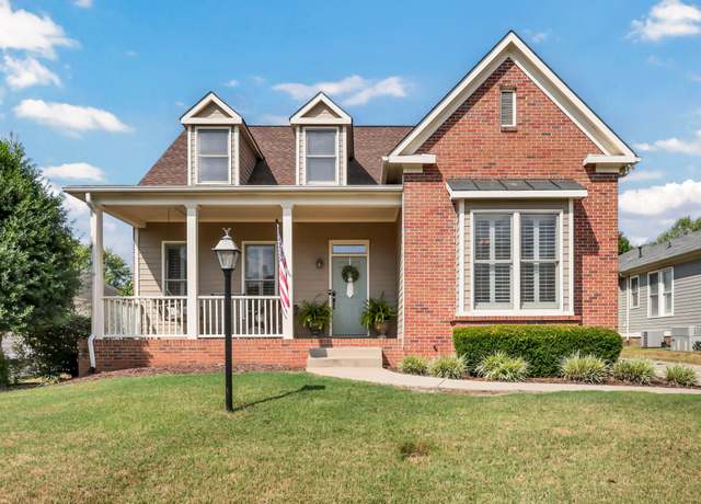 Property at 2204 Exeter Ln, Clarksville, TN 37043, 3 beds, 2.5 baths