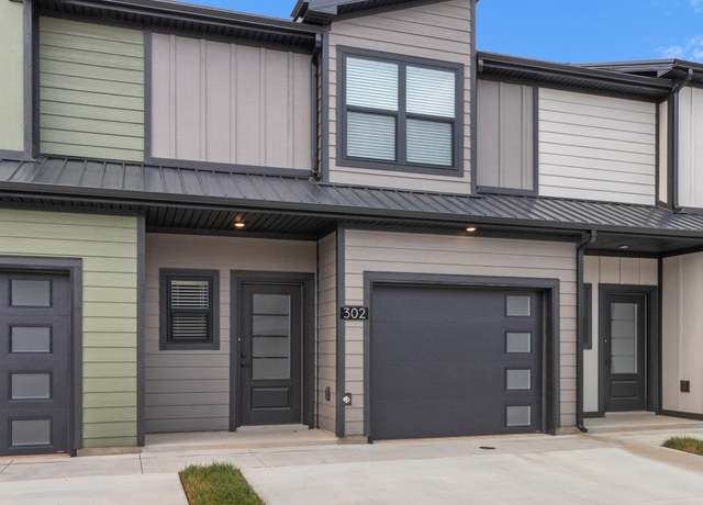 Property at 302 Jonathan Wade Cir, Clarksville, TN 37043, 2 beds, 2.5 baths
